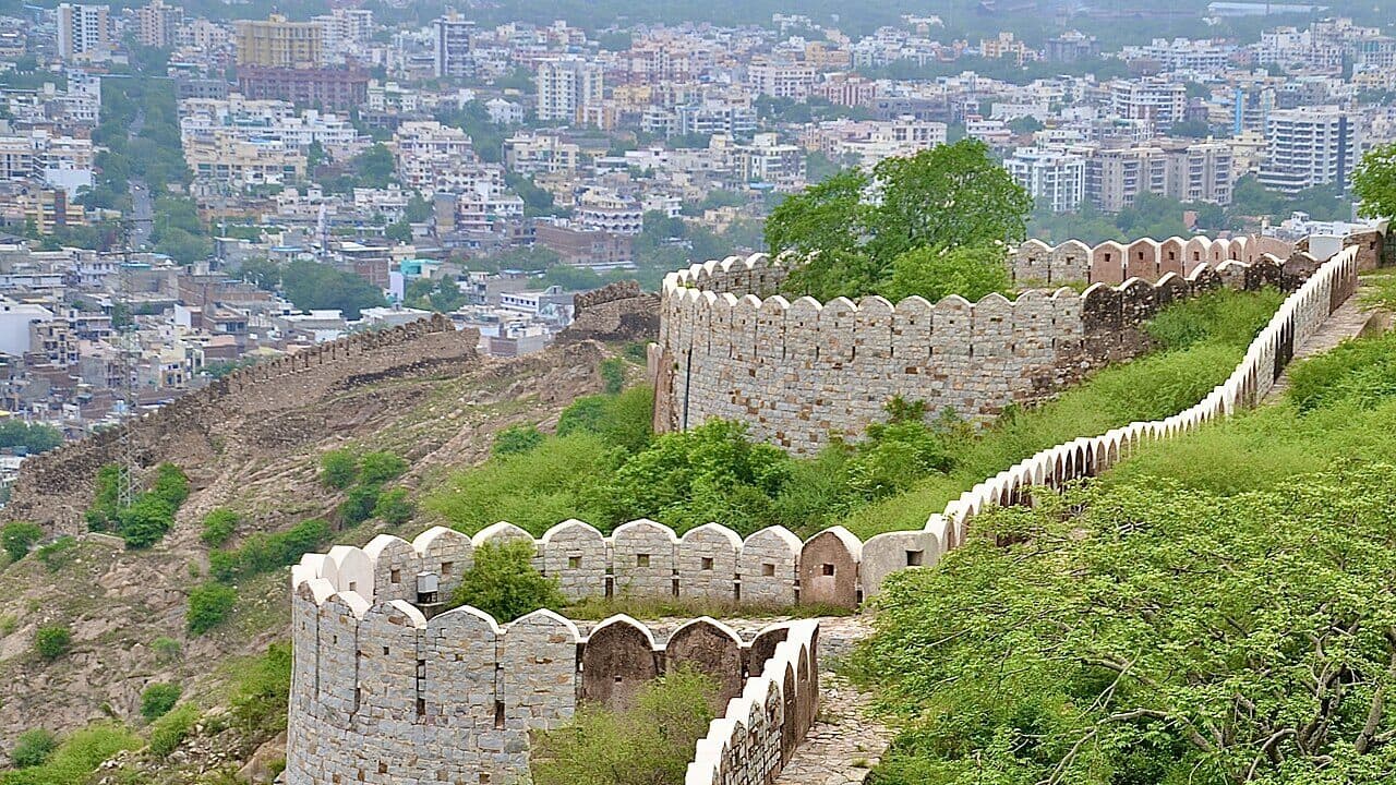 The ramparts of Nahargarh Fort above the city of Jaipur