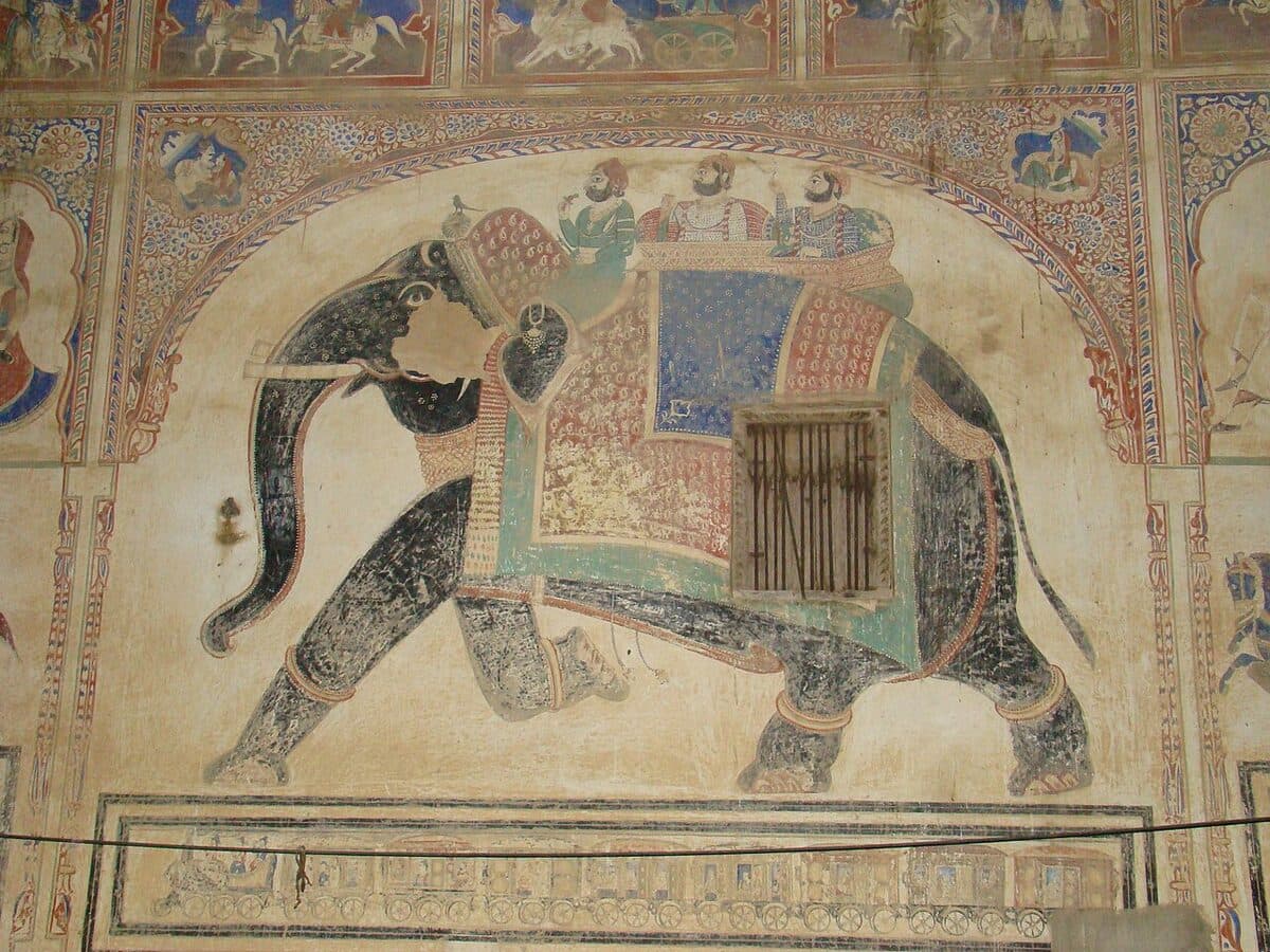 Painted elephant fresco on a haveli wall in Mandawa